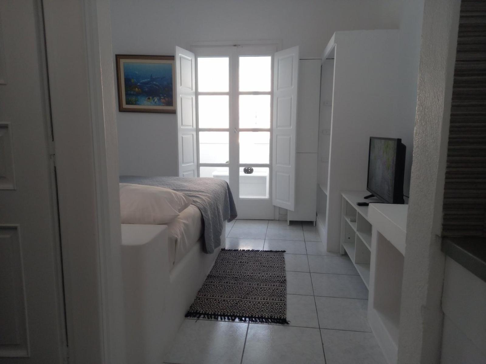 Three Harites Aparthotel Perissa  Room photo